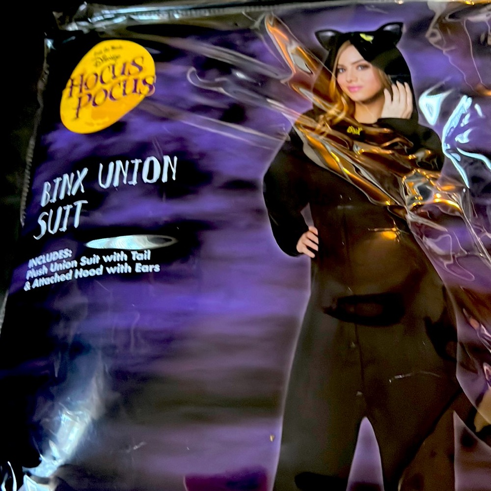 Super soft & cute one piece Binx costume..